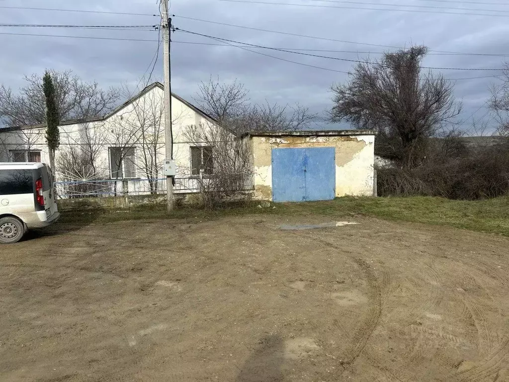 Дом в Крым, Бахчисарайский район, с. Тенистое ул. Юбилейная, 93 (90 м) - Фото 1