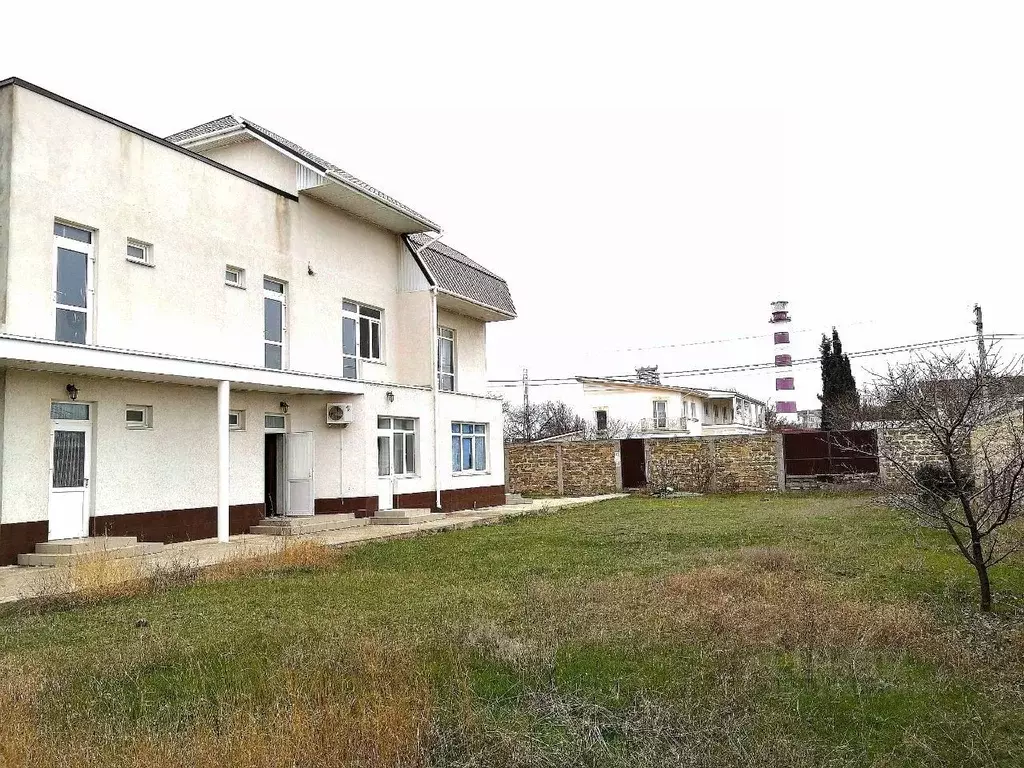 Дом в Крым, Евпатория городской округ, Заозерное пгт ул. Молодежная, ... - Фото 1