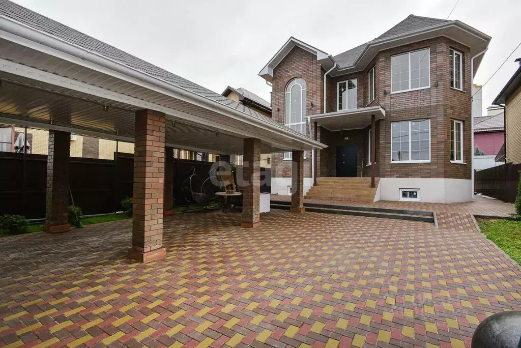 Дом в Воронежская область, Воронеж ул. Академика Басова, 4 (330 м) - Фото 1