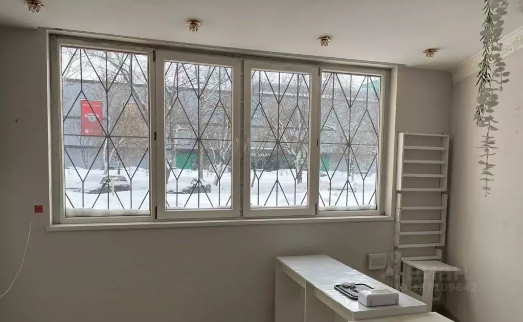 Помещение свободного назначения в Москва ул. Маршала Чуйкова, 12 (100 ... - Фото 1