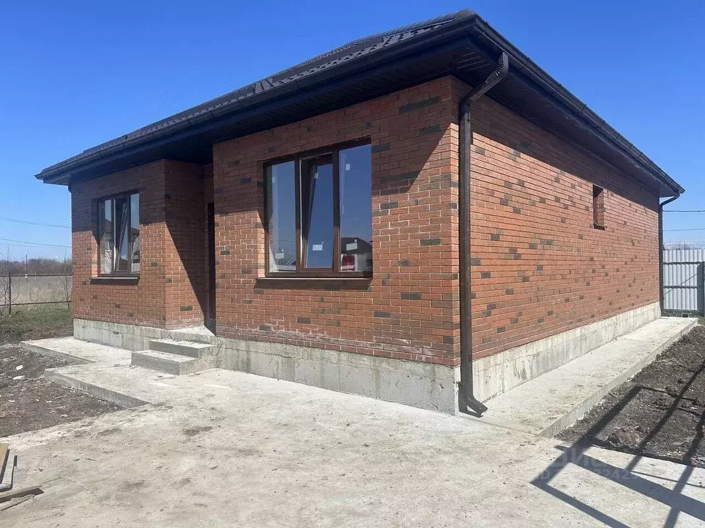 Дом в Краснодарский край, Динской район, Новотитаровская ст-ца ул. ... - Фото 1