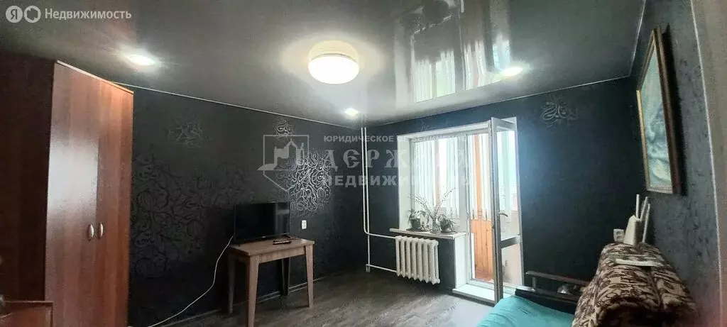 3-комнатная квартира: Кемерово, улица Веры Волошиной, 22 (58.4 м) - Фото 0