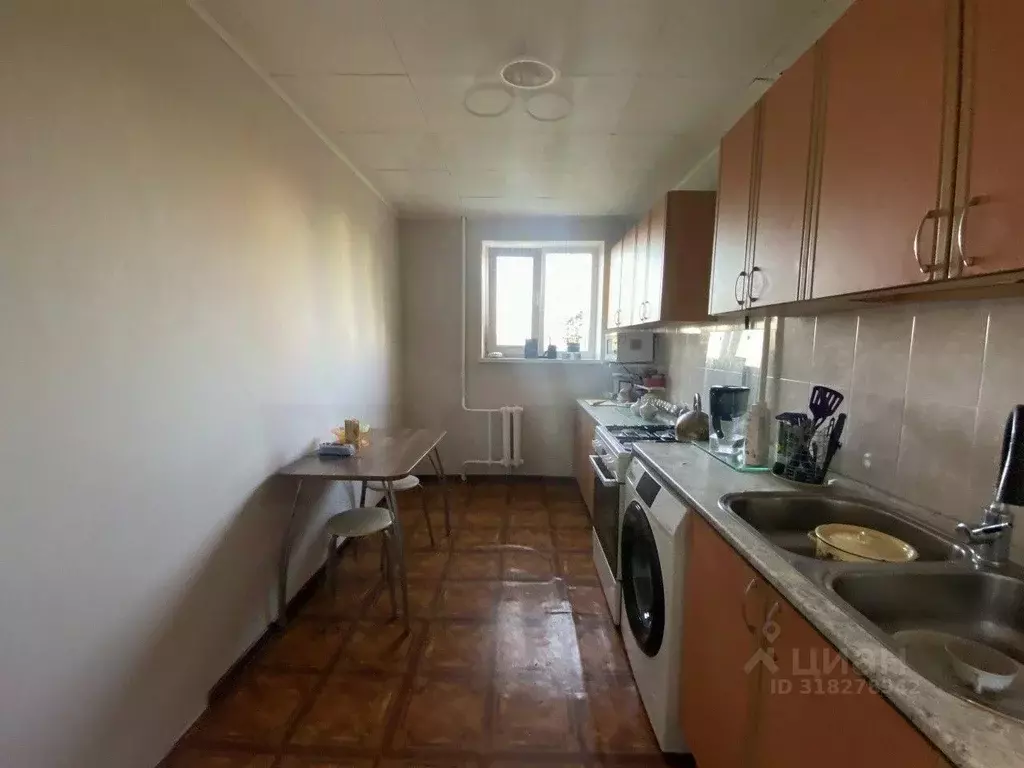 3-к кв. Свердловская область, Екатеринбург ул. Волгоградская, 39 (57.7 ... - Фото 0