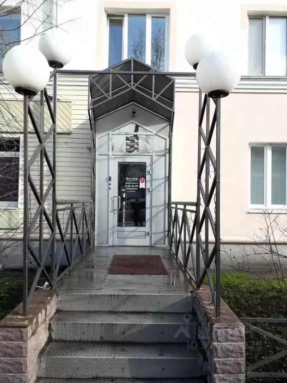 Помещение свободного назначения в Мурманская область, Мурманск просп. ... - Фото 1