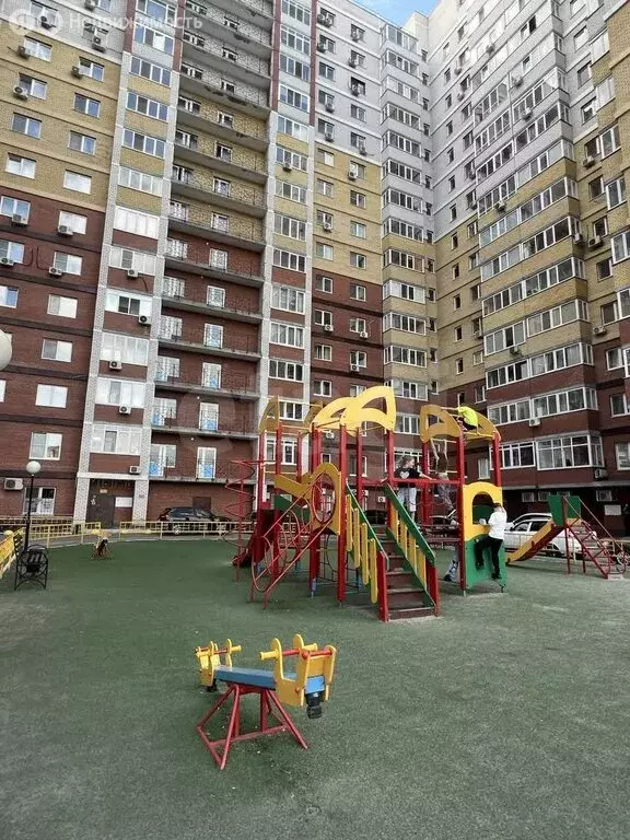 2-комнатная квартира: Тюмень, улица Салтыкова-Щедрина, 58/2 (74 м) - Фото 1