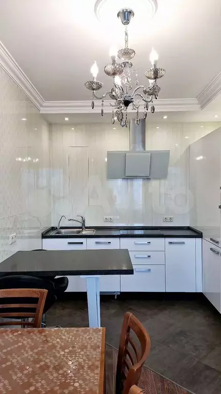 3-к. квартира, 90 м, 9/37 эт. - Фото 0