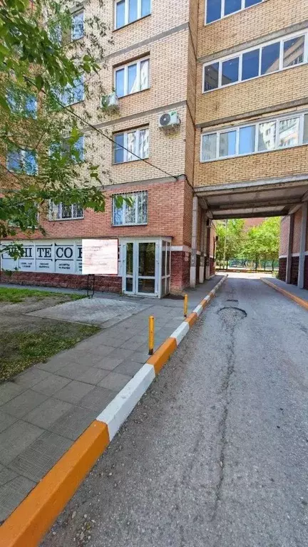 Помещение свободного назначения в Омская область, Омск бул. ... - Фото 1