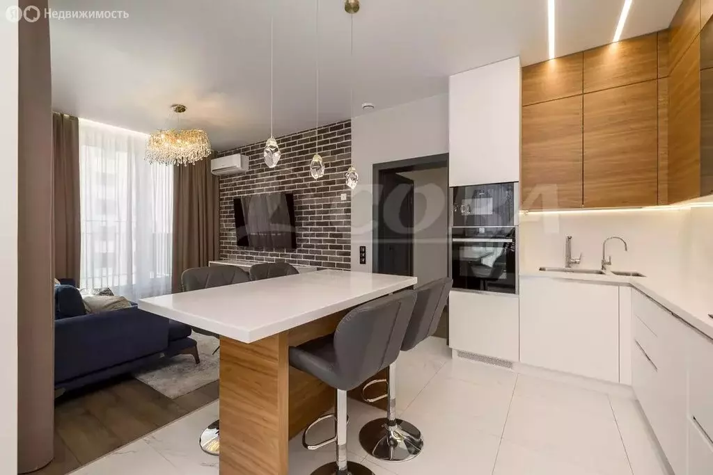3-комнатная квартира: Тюмень, улица Газовиков, 44 (104 м) - Фото 1