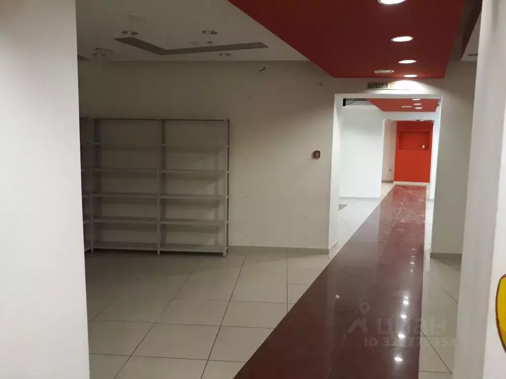 Помещение свободного назначения в Красноярский край, Красноярск просп. ... - Фото 2