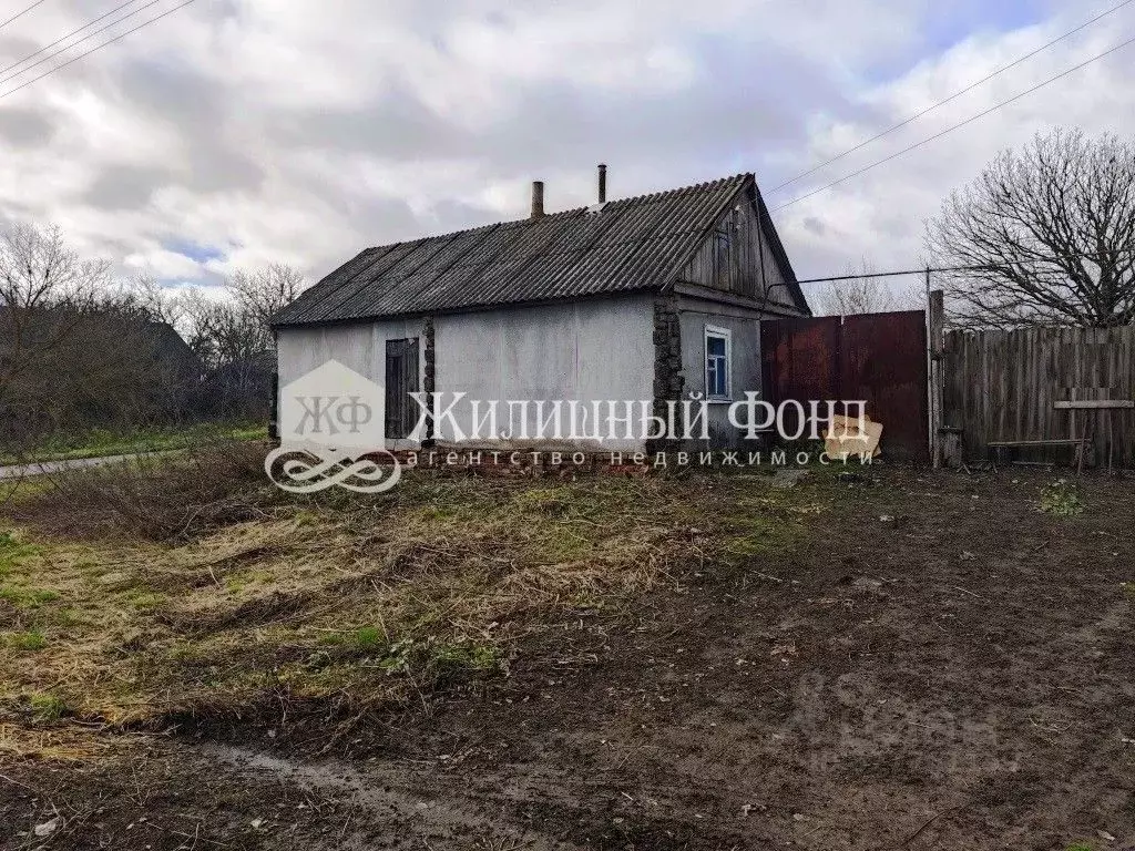 Дом в Курская область, Медвенский район, Высокский сельсовет, д. ... - Фото 1