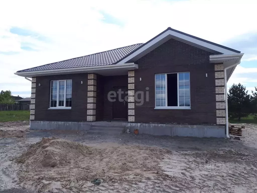 Дом в Брянская область, Брянский район, Новодарковичское с/пос, д. ... - Фото 1