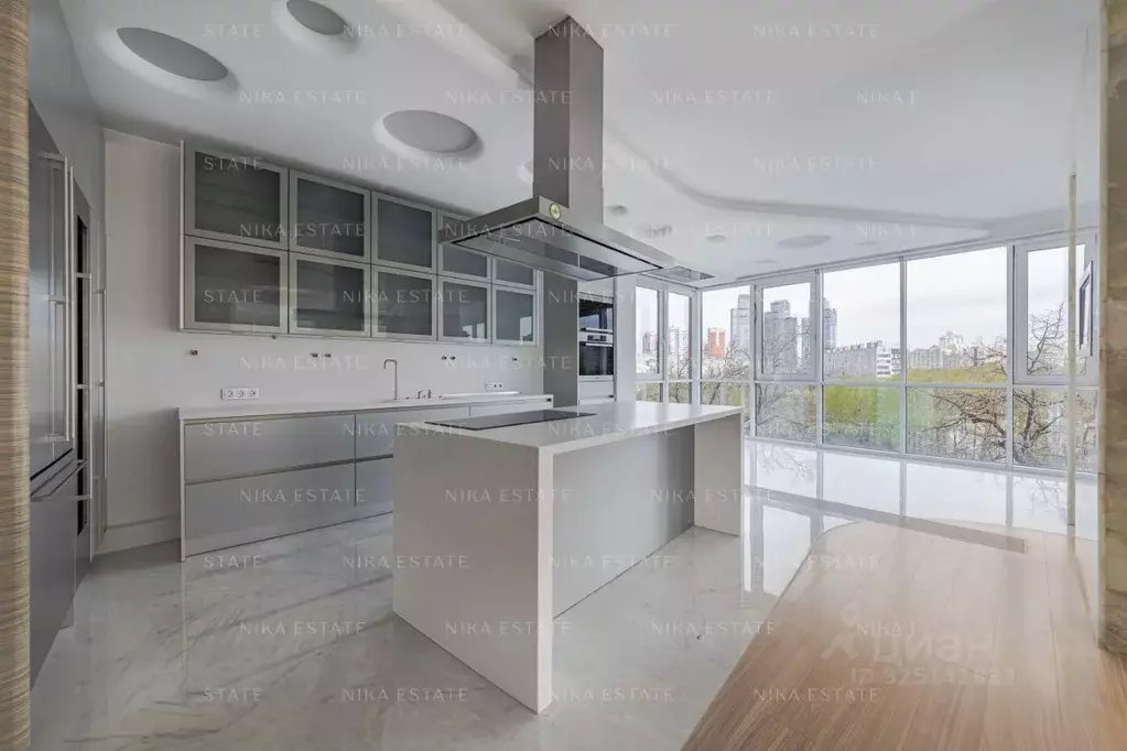 3-к кв. Москва Староволынская ул., 15к4 (220.0 м) - Фото 0