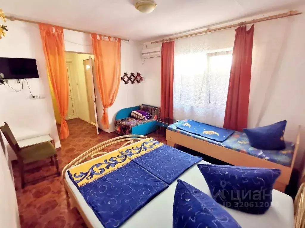 Комната Крым, Черноморский район, Оленевское с/пос, с. Оленевка ул. ... - Фото 1