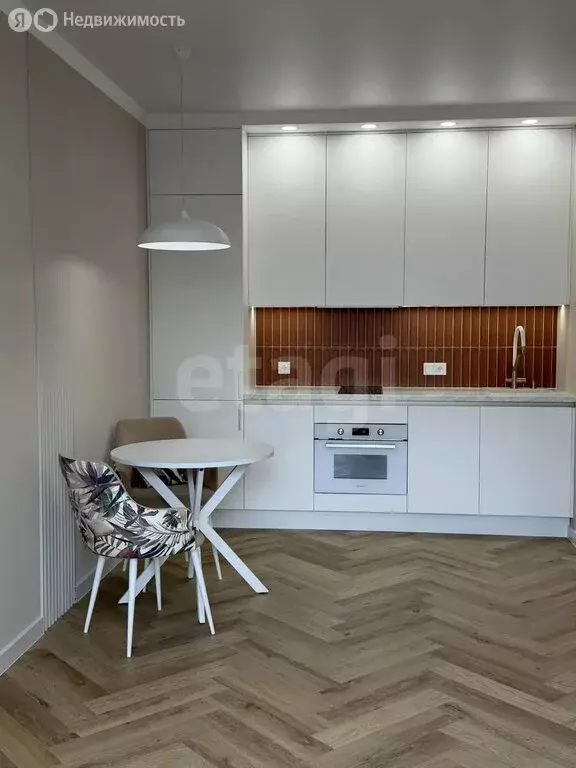 Квартира-студия: Тюмень, улица Вадима Бованенко, 7 (29 м) - Фото 1
