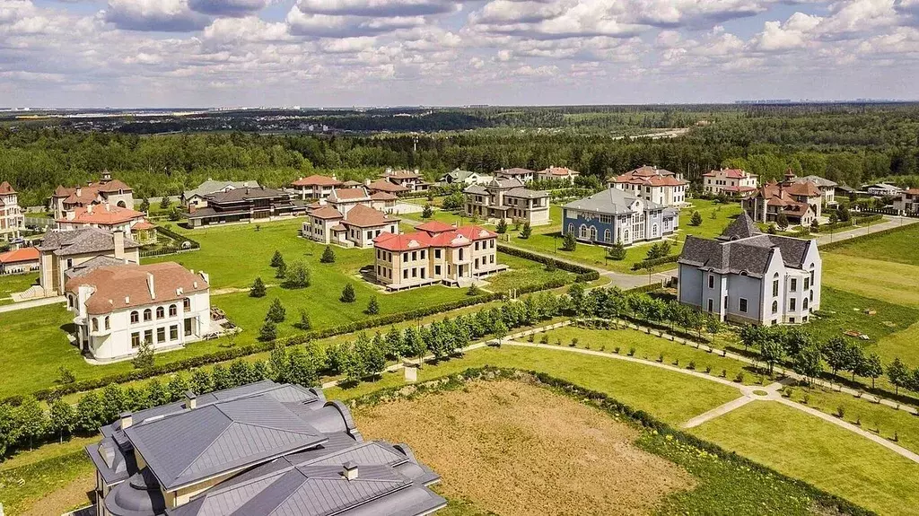 Участок в Московская область, Красногорск городской округ, д. ... - Фото 1