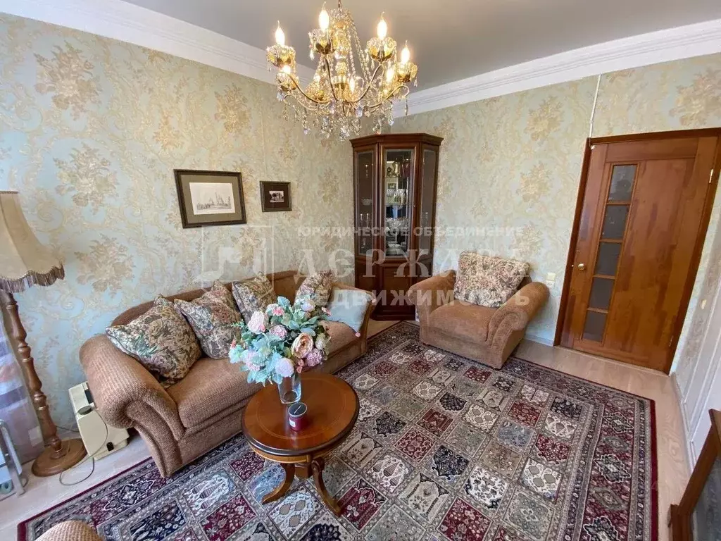 3-к кв. Кемеровская область, Кемерово ул. Черняховского, 1 (67.2 м) - Фото 1