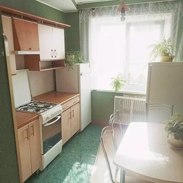 2-к кв. Волгоградская область, Волгоград ул. 8-й Воздушной Армии, 66 ... - Фото 0