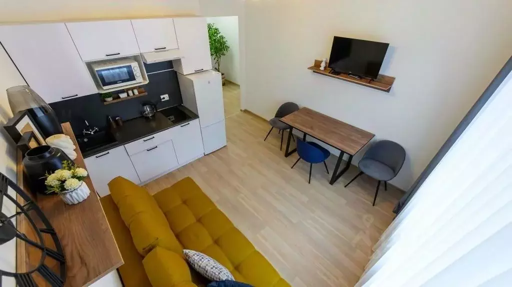 2-к кв. Свердловская область, Екатеринбург ул. Азина, 25 (49.0 м) - Фото 1