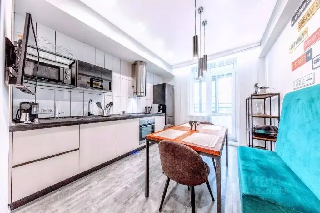 2-к кв. Санкт-Петербург ул. Парфеновская, 9к1 (70.0 м) - Фото 1