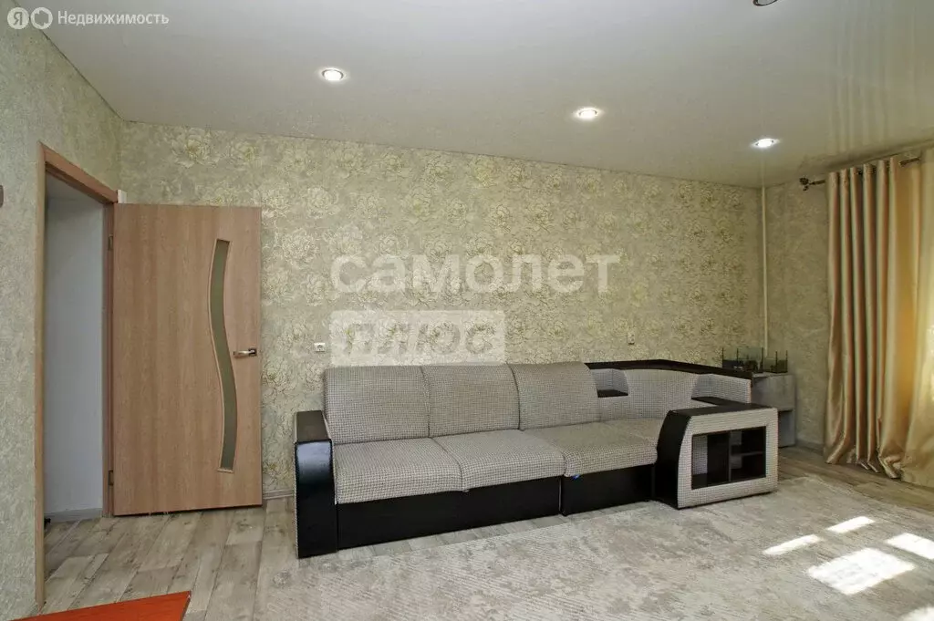 3-комнатная квартира: Омск, улица 12 Декабря, 62 (93.7 м) - Фото 1