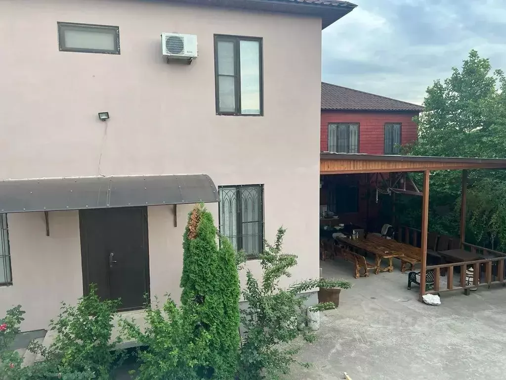 Дом в Дагестан, Махачкала Караман-6 мкр, 11 (200 м) - Фото 1