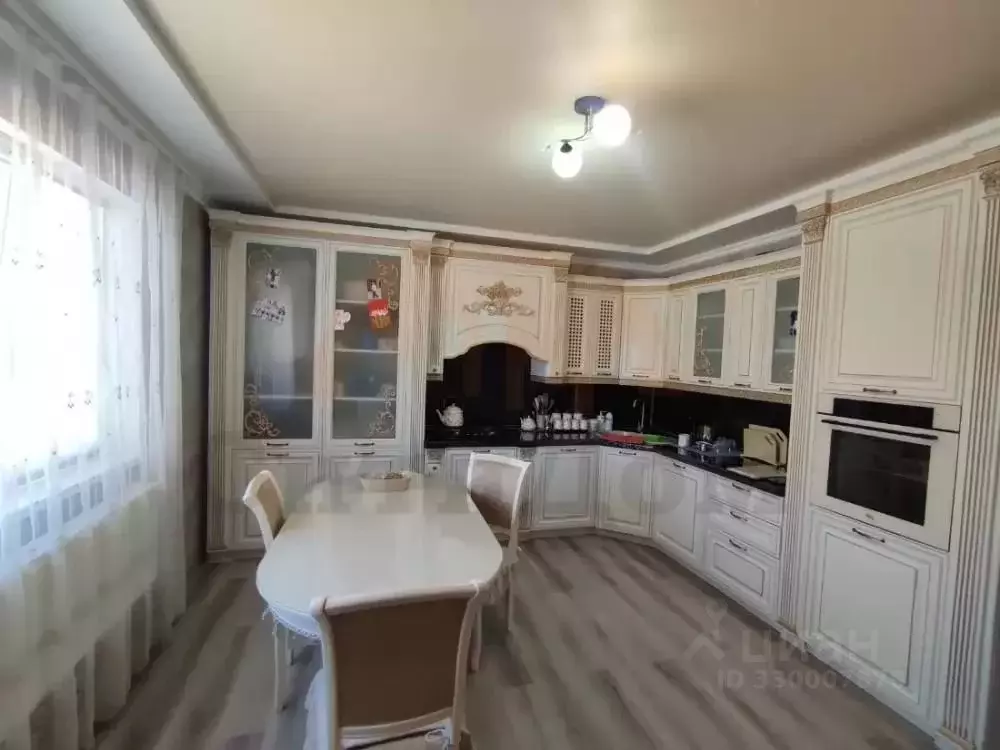Дом в Крым, Сакский район, Митяевское с/пос, с. Шелковичное ул. ... - Фото 1