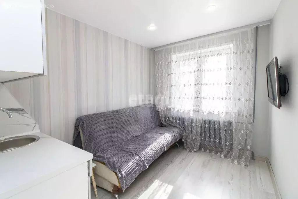 Квартира-студия: Тюмень, улица Энергетиков, 44А (12.8 м) - Фото 1