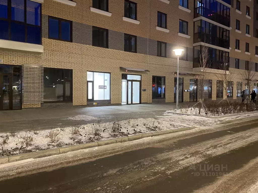 Помещение свободного назначения в Красноярский край, Красноярск наб. ... - Фото 0