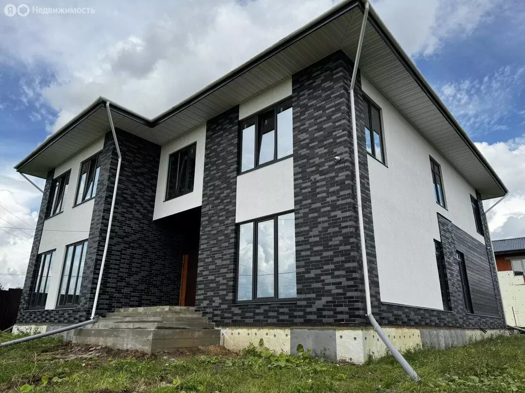 Дом в Малые Кабаны, улица Нестерова, 19 (328.9 м) - Фото 1