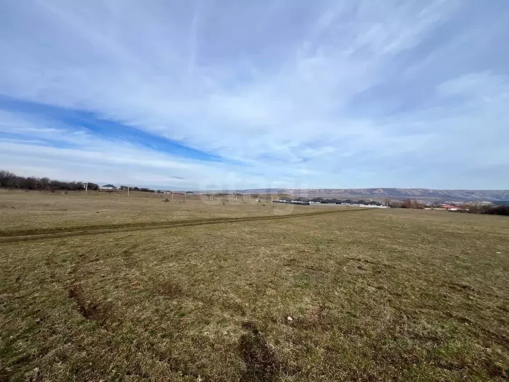 Участок в Крым, Симферопольский район, с. Доброе ул. Клубничная (6.0 ... - Фото 1