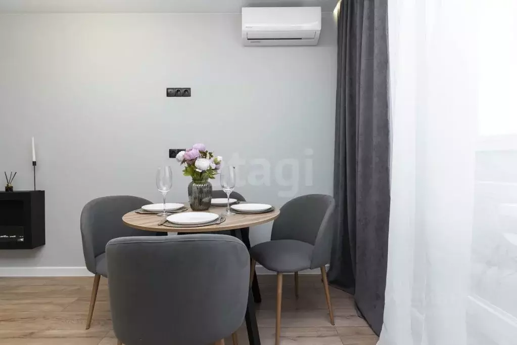 3-к кв. Тюменская область, Тюмень ул. Павла Шарова, 27 (87.0 м) - Фото 0