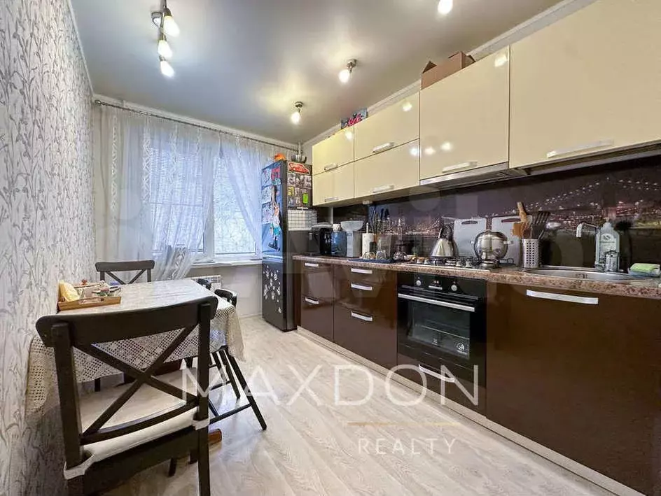 3-к. квартира, 64 м, 4/9 эт. - Фото 0