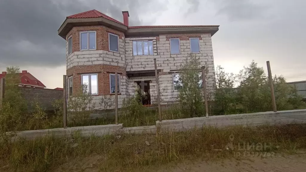 Дом в Ханты-Мансийский АО, Нижневартовск пер. Полевой, 9 (400 м) - Фото 0