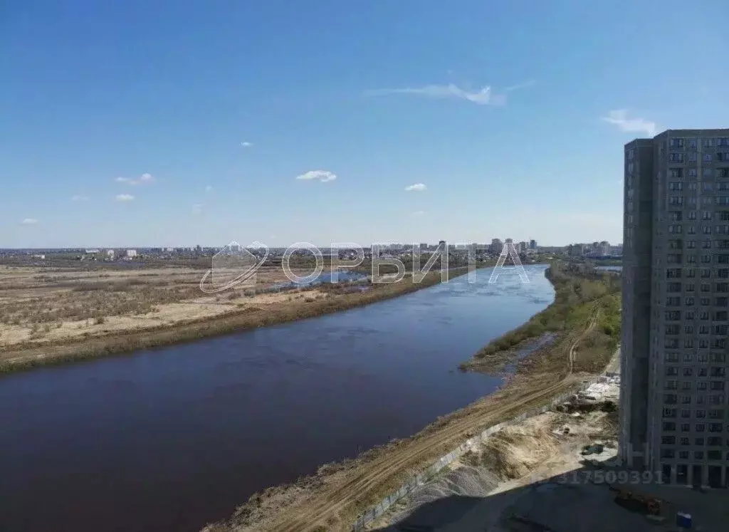 2-к кв. Тюменская область, Тюмень ул. Краснооктябрьская, 8 (61.0 м) - Фото 0