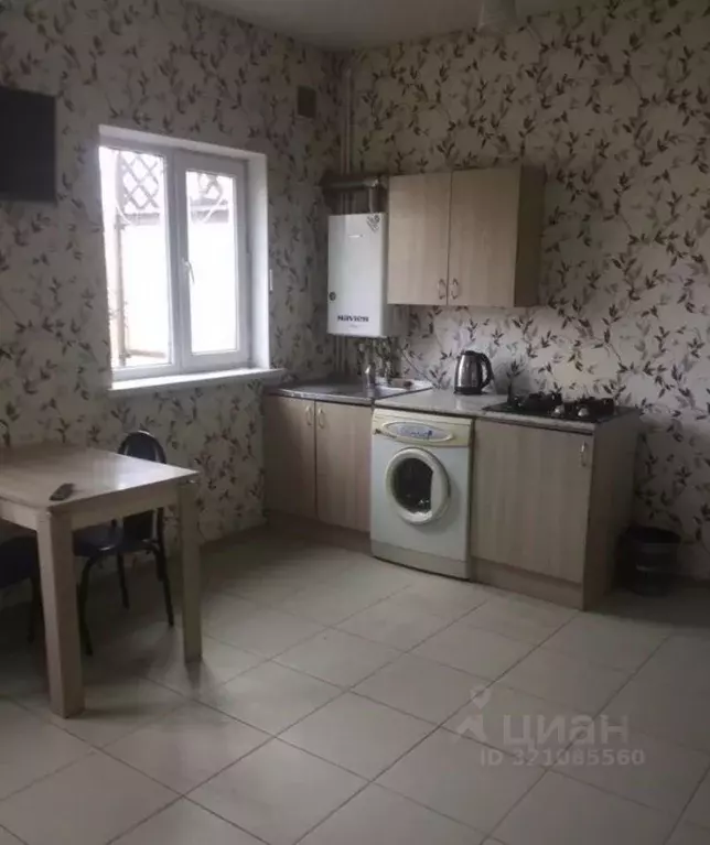 Дом в Ростовская область, Азов Азовский район, ул. Кирова (80 м) - Фото 1