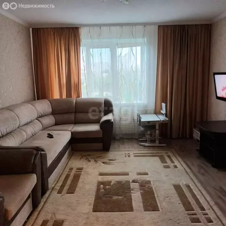 4-комнатная квартира: Курган, проспект Конституции, 62А (74.6 м) - Фото 1