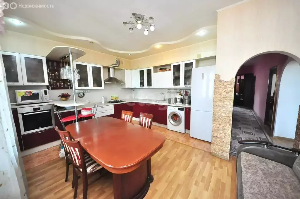 3-комнатная квартира: Салават, улица Калинина, 106А (110 м) - Фото 1