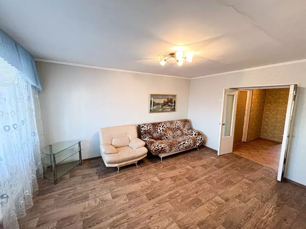 3-к кв. Оренбургская область, Оренбург Берды мкр, ул. Ворошилова, 4 ... - Фото 1