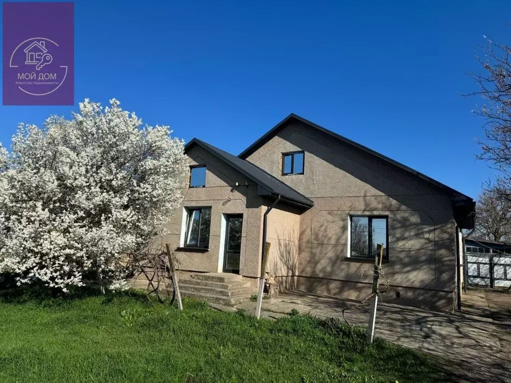 Дом в Крым, Сакский район, с. Добрушино ул. Урожайная, 2 (80 м) - Фото 1