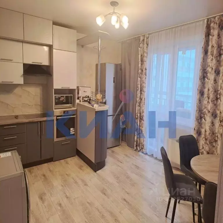 3-к кв. Красноярский край, Красноярск ул. Апрельская, 6Ж (58.4 м) - Фото 1