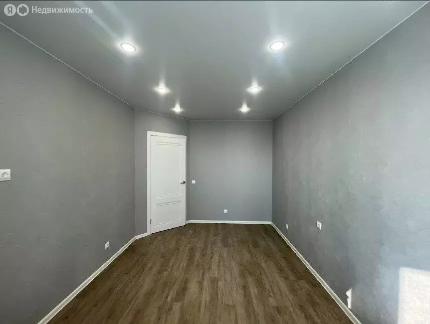 1-комнатная квартира: село Чигири, Европейская улица, 13 (441.1 м) - Фото 1