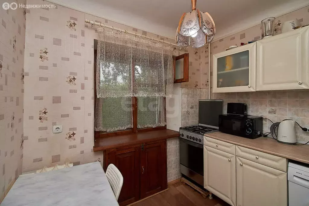 2-комнатная квартира: Тюмень, улица Республики, 133 (43.6 м) - Фото 1