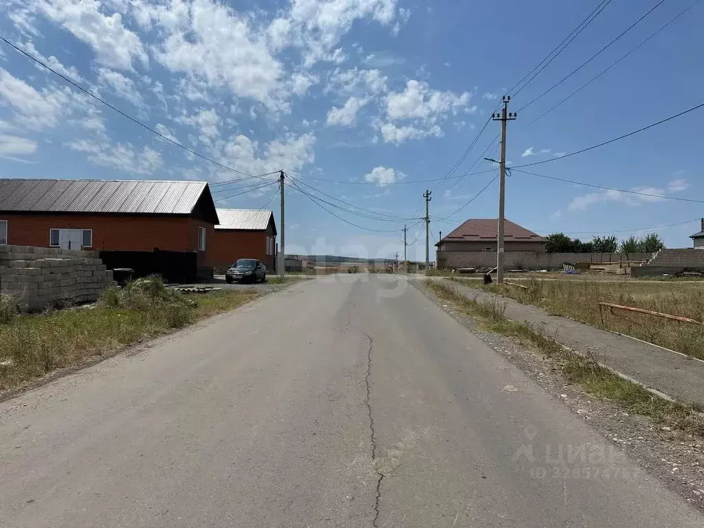 Участок в Ингушетия, Карабулак ул. Толстого (6.0 сот.) - Фото 1