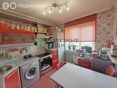 3-комнатная квартира: Красноярск, микрорайон Северный, улица ... - Фото 0