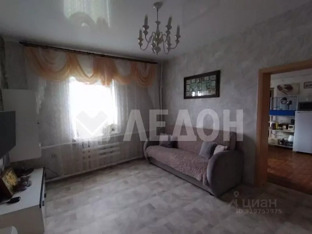 Дом в Омская область, Азовский Немецкий Национальный район, с. ... - Фото 1
