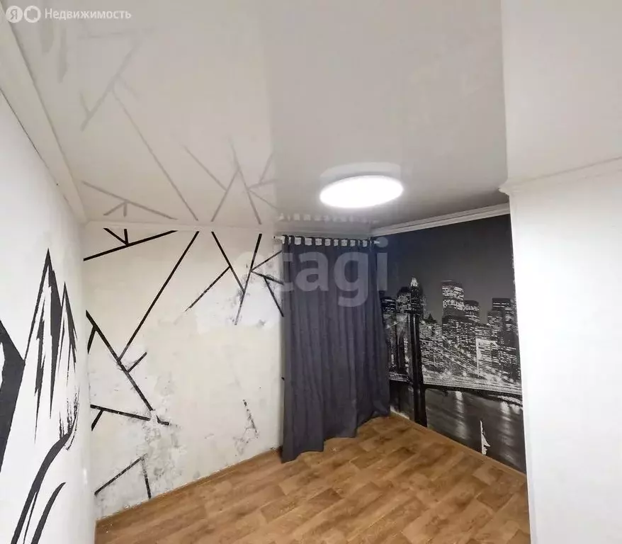 4-комнатная квартира: Альметьевск, улица Гафиатуллина, 31 (70.3 м) - Фото 1