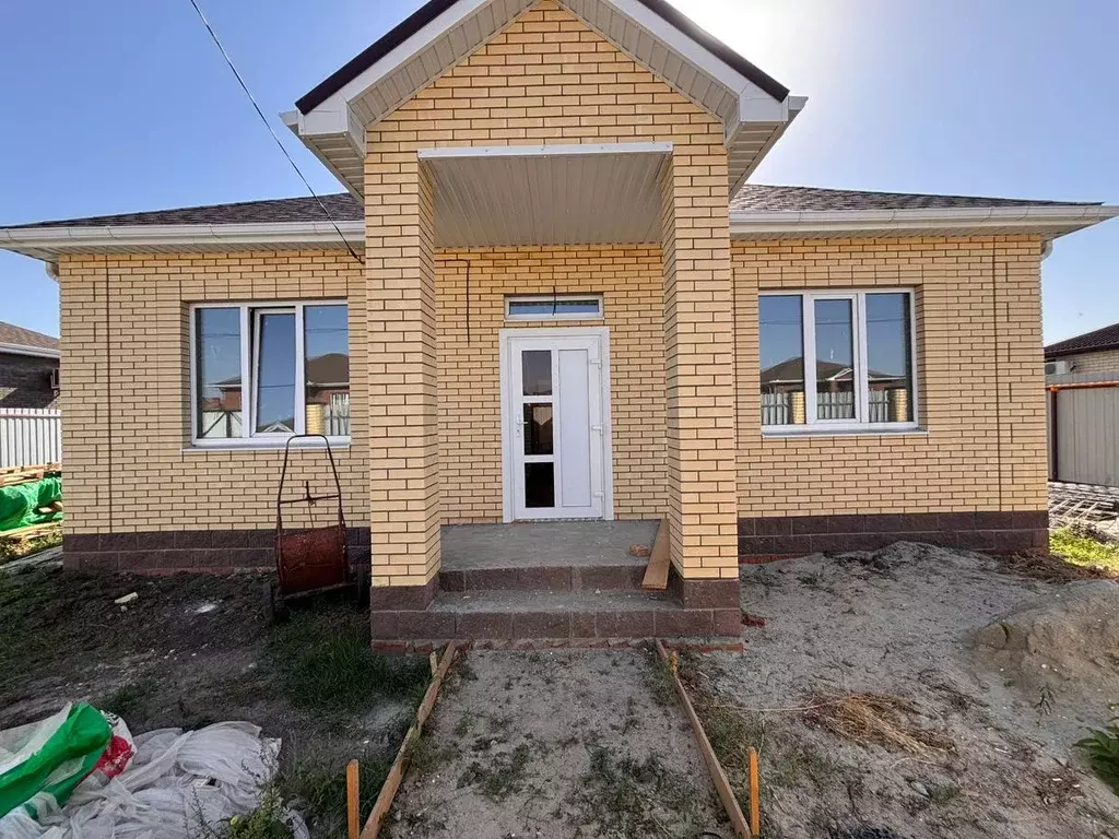 Дом в Ростовская область, Неклиновский район, с. Новобессергеневка ул. ... - Фото 1