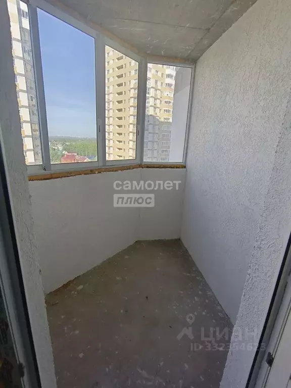 3-к кв. Башкортостан, Уфа ул. Шмидта, 160/1 (64.9 м) - Фото 1