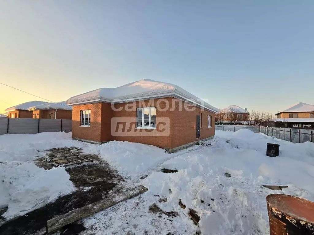 Дом в Краснодарский край, Тимашевск Заря мкр, ул. Сельская, 8 (110 м) - Фото 1