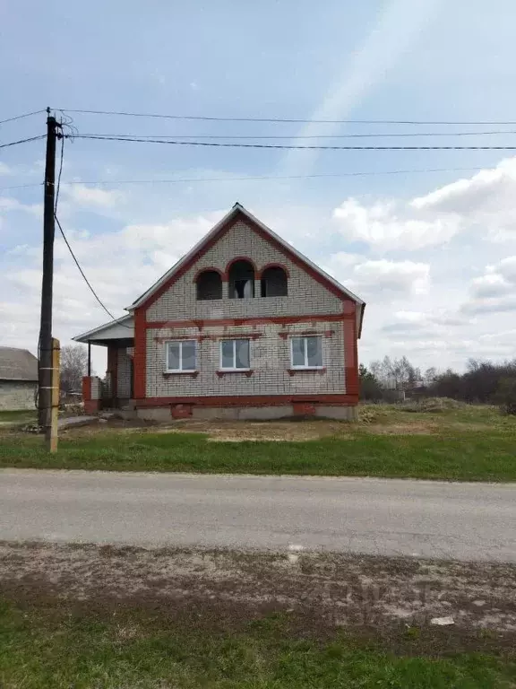 Дом в Белгородская область, Старооскольский городской округ, с. ... - Фото 1